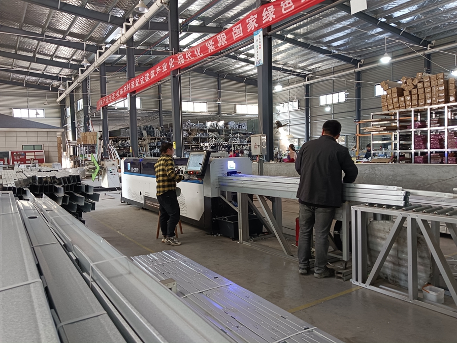 輕鋼龍骨別墅生產(chǎn)設(shè)備有哪些品牌？(圖2)