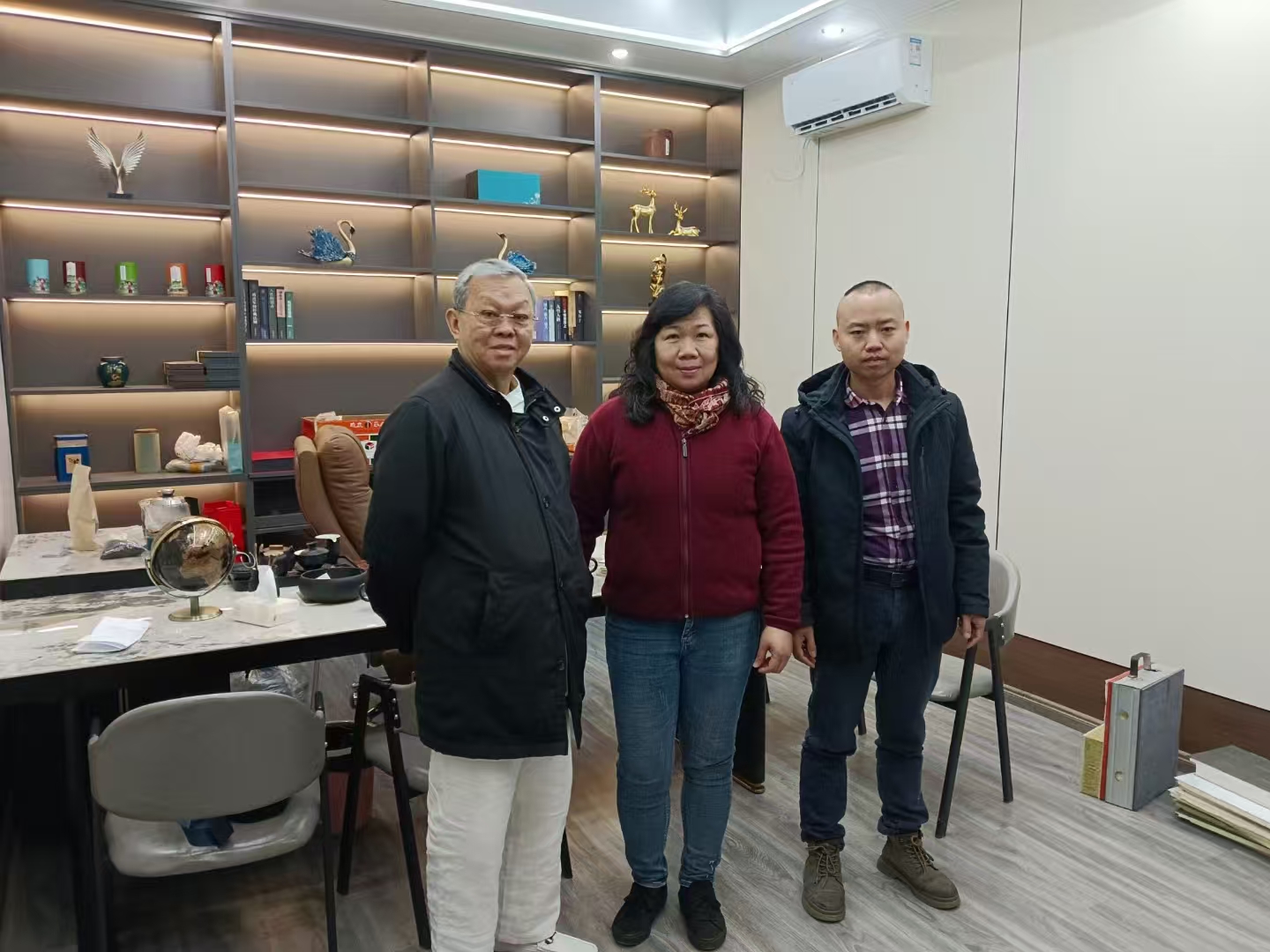 法國友人來睿婕實地考察談合作